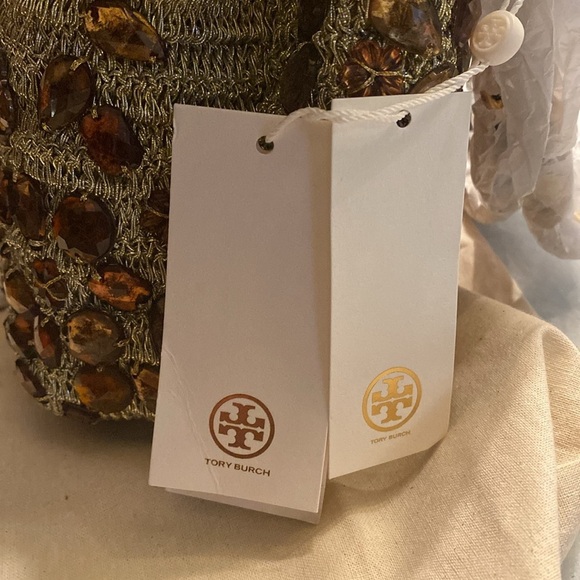 TORY BURCH exclusive 
Shoulder Bag NWT+dust bag
COLOR: GOLD - Picture 15 of 16